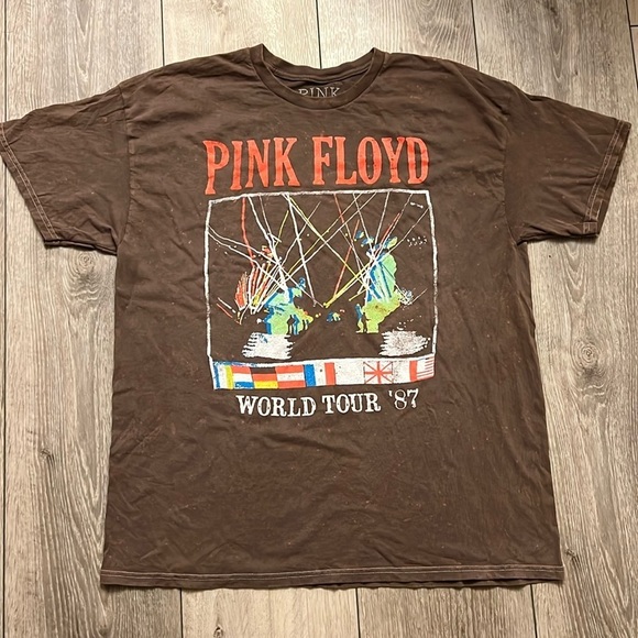 Tops - NWOT Pink Floyd Graphic Tee